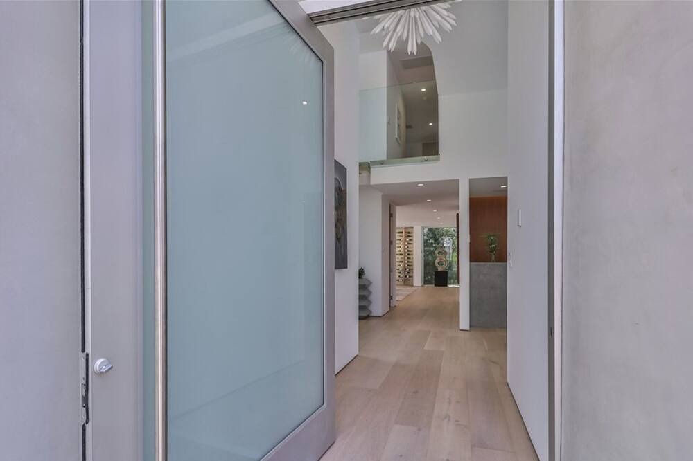 Photo of Bedroom in Sawtelle