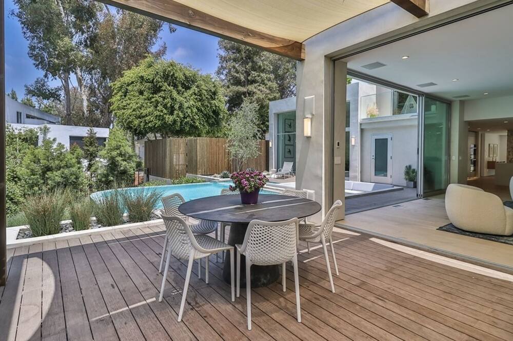 Photo of Patio Balcony in Sawtelle