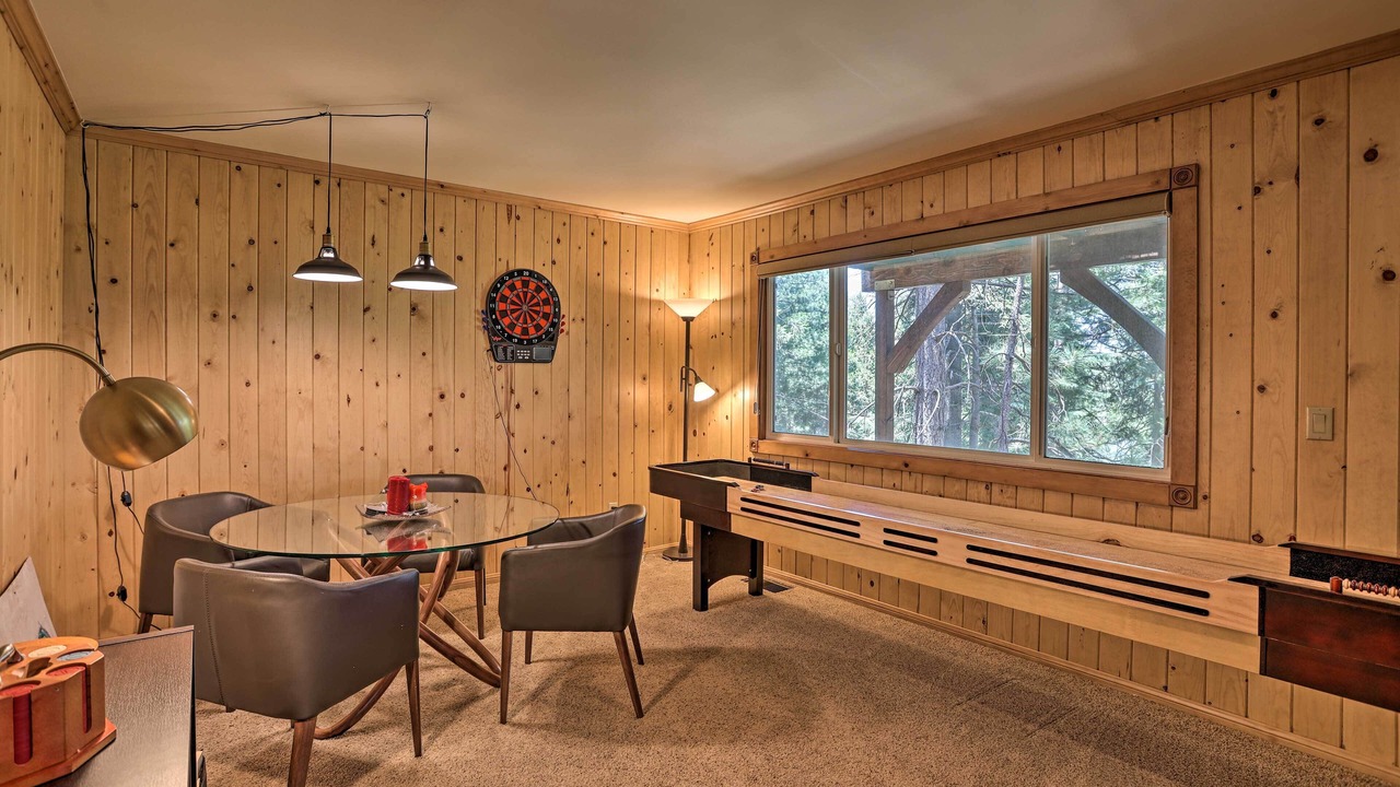 Photo of Livingroom in Blue Jay