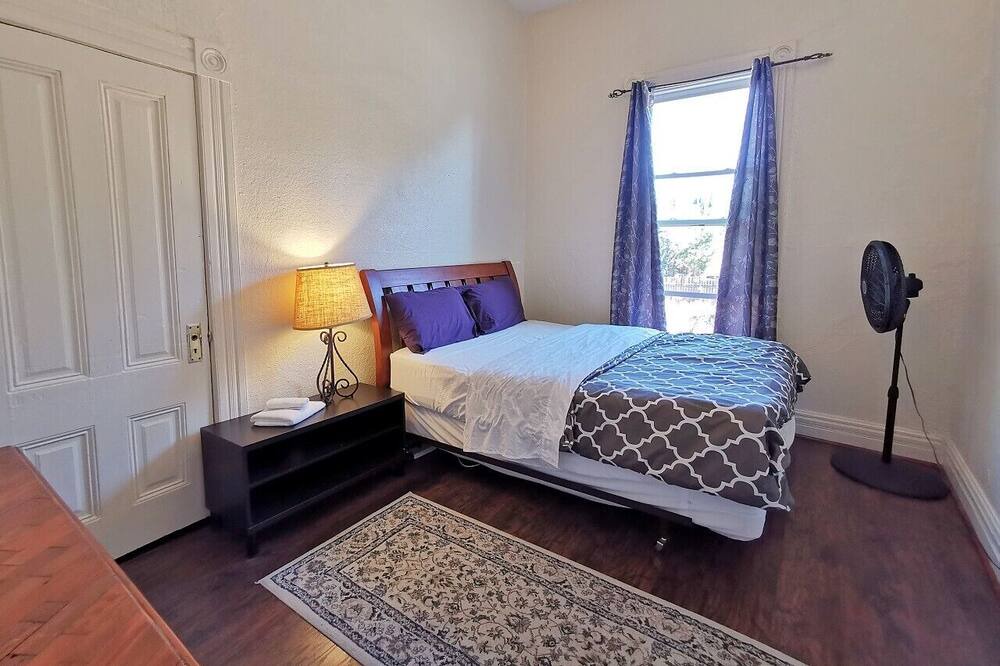 Photo of Bedroom in Vallejo