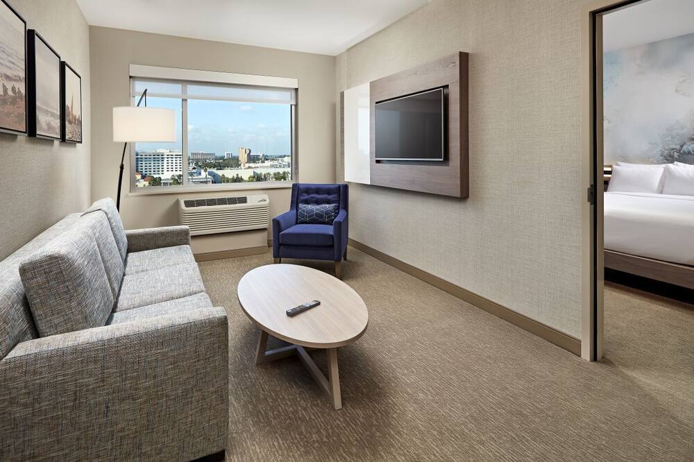 Photo of Livingroom in Anaheim Resort