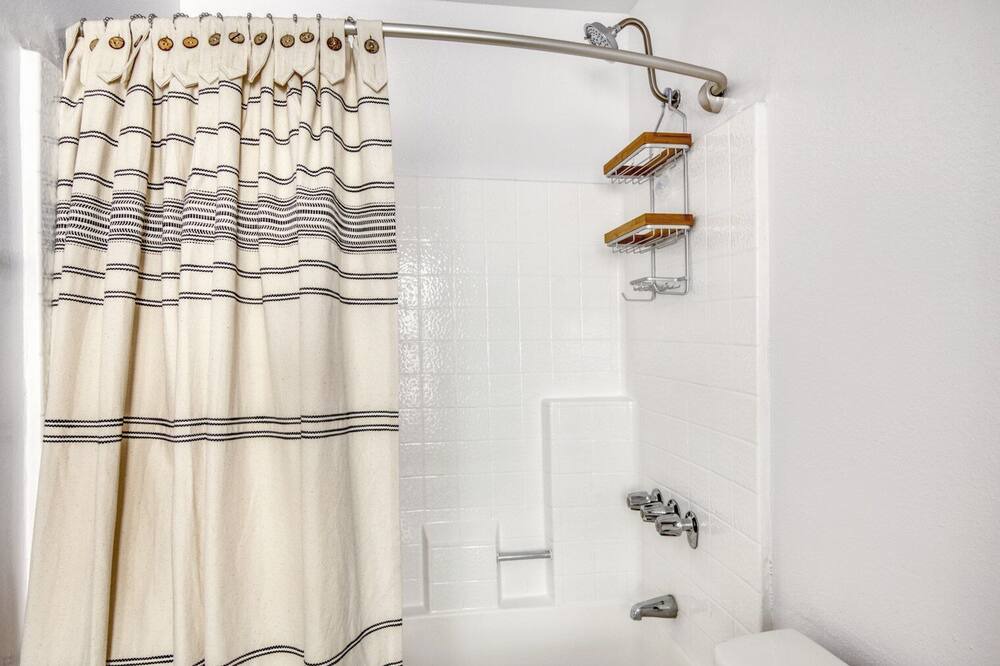 Photo of Bathroom in Sherman Oaks