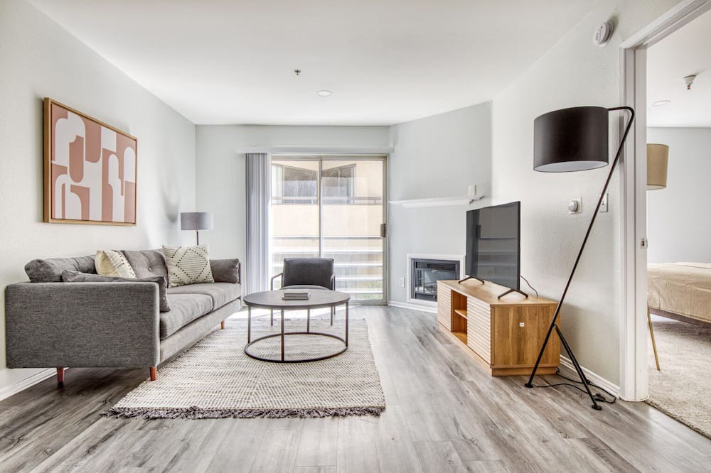 Photo of Livingroom in Sherman Oaks