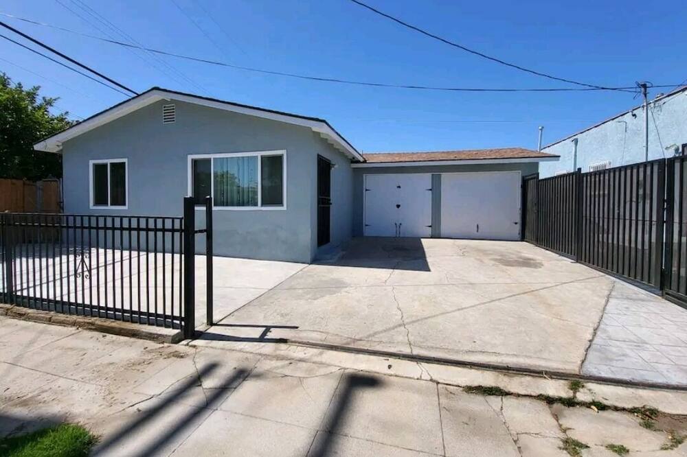 Photo of Others in Compton