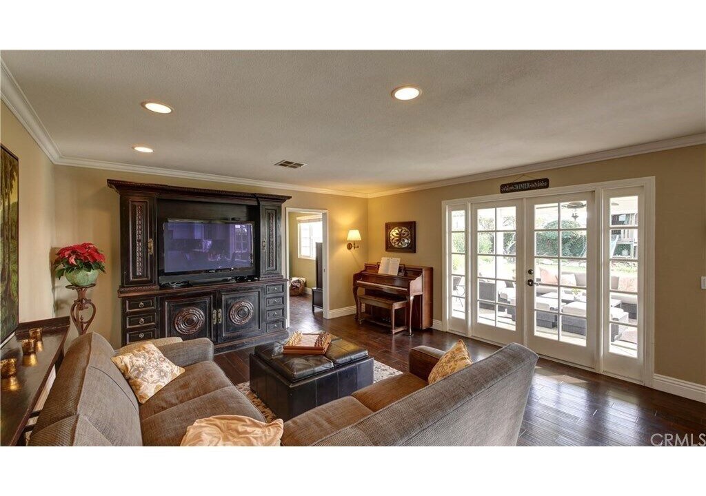 Photo of Livingroom in Yorba Linda