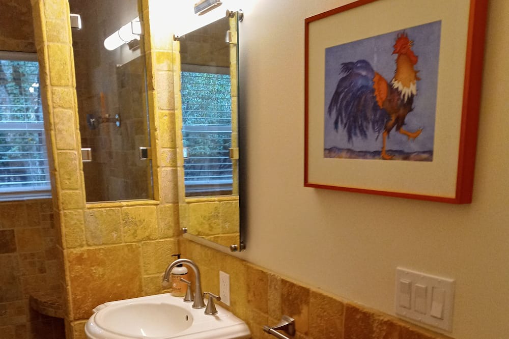 Photo of Bathroom in Georgetown