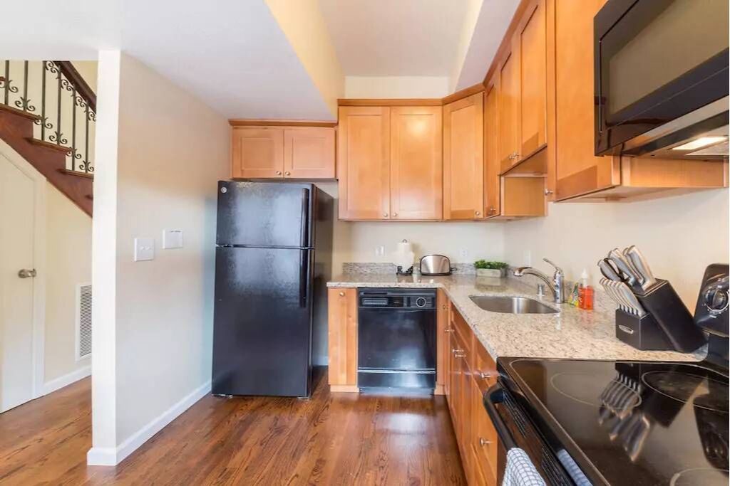 Photo of Kitchen in Newhall