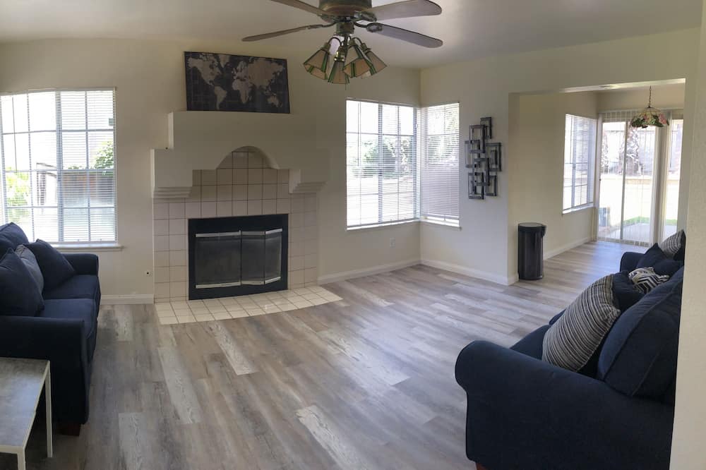Photo of Livingroom in Fontana