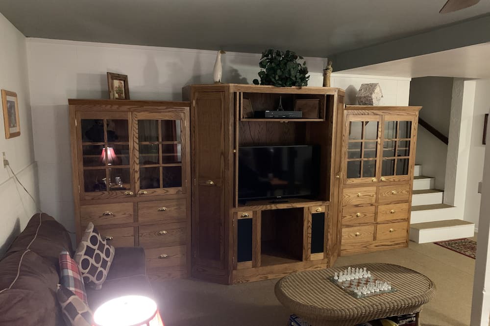 Photo of Bedroom in California Hot Springs