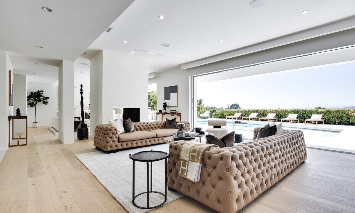 Photo of Livingroom in Beverly Hills