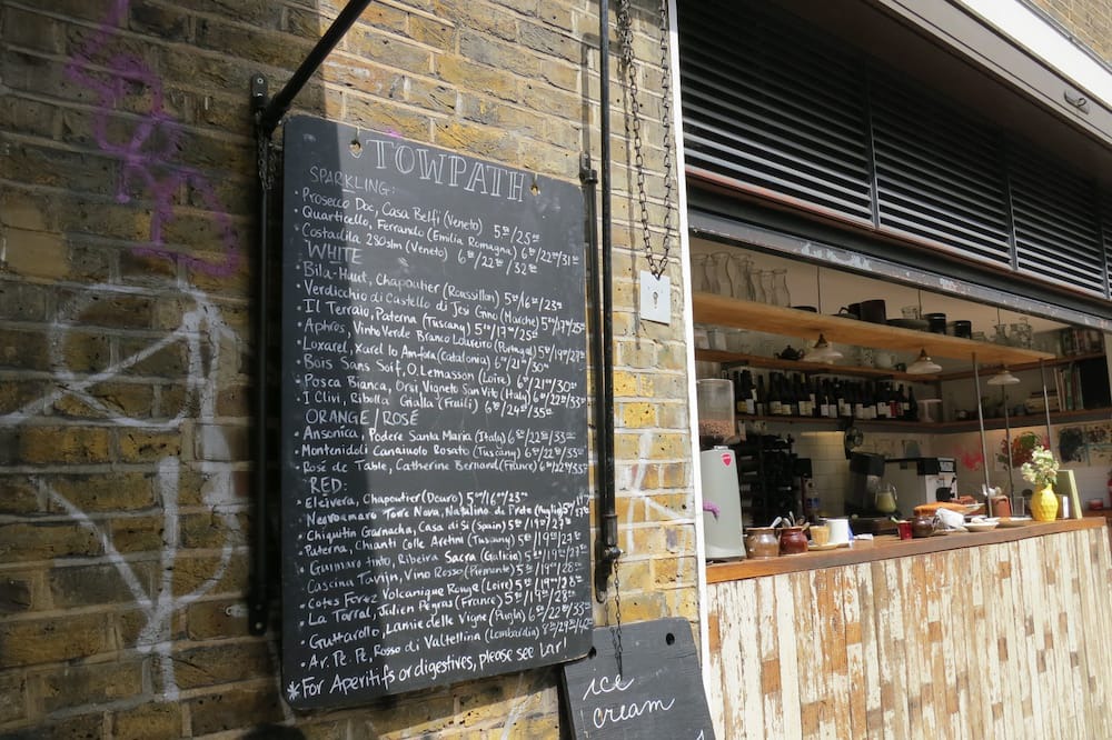 Photo of Others in De Beauvoir