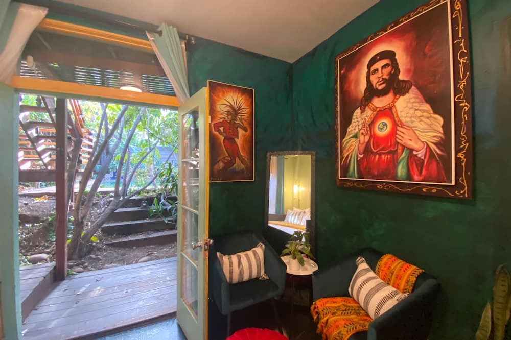 Photo of Livingroom in University Heights
