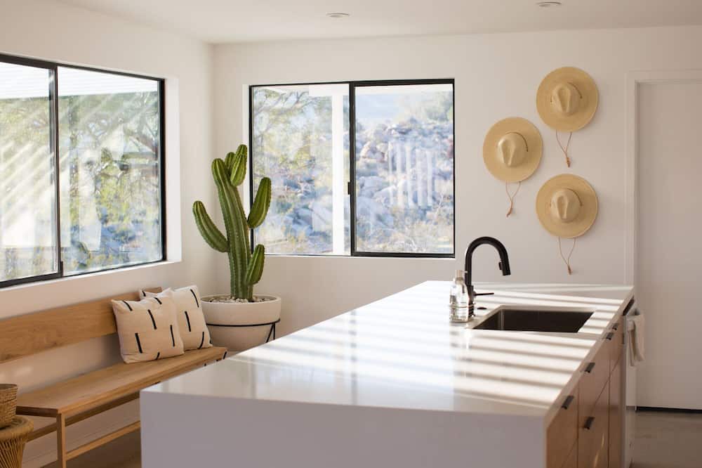 Photo of Kitchen in Joshua Tree Highlands
