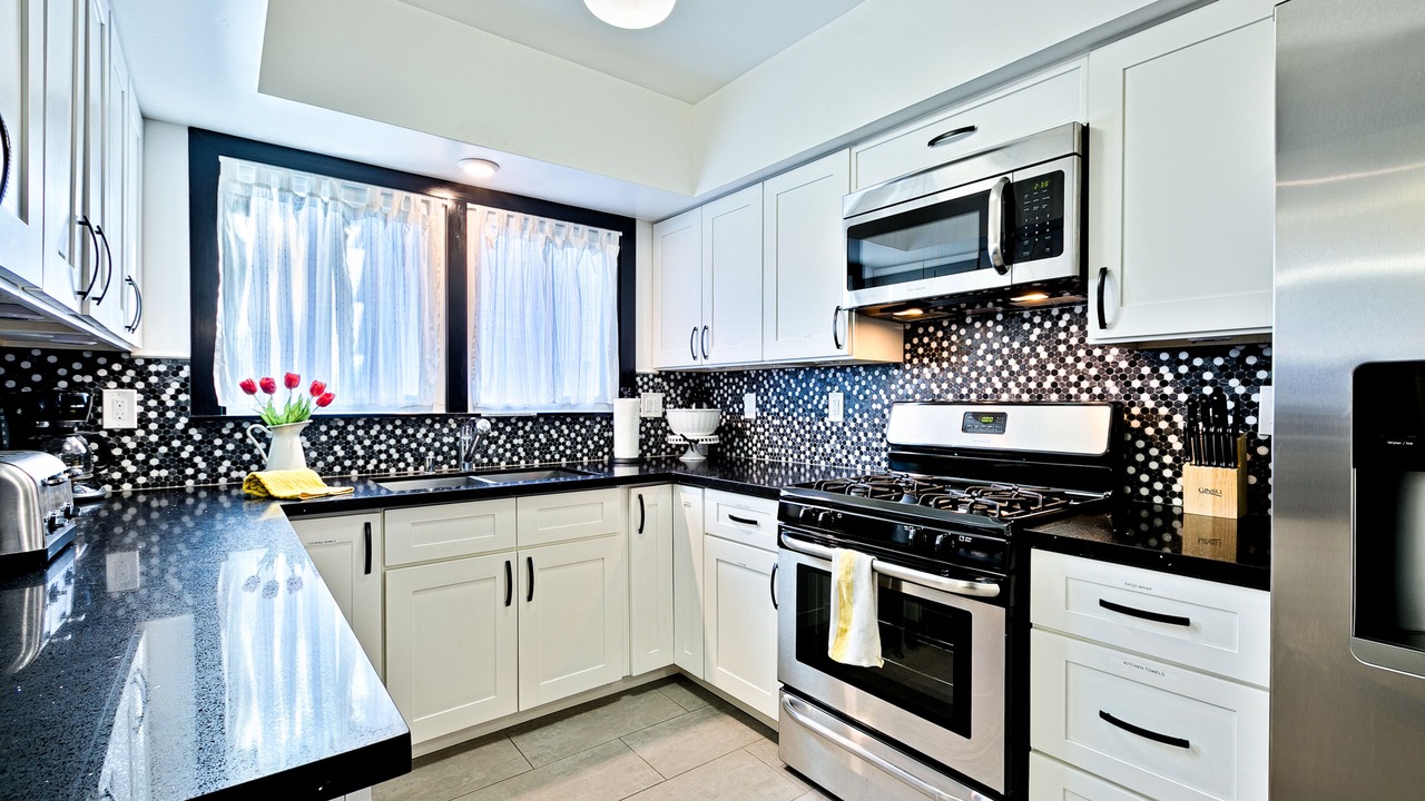 Photo of Kitchen in Anaheim Colony Historic District