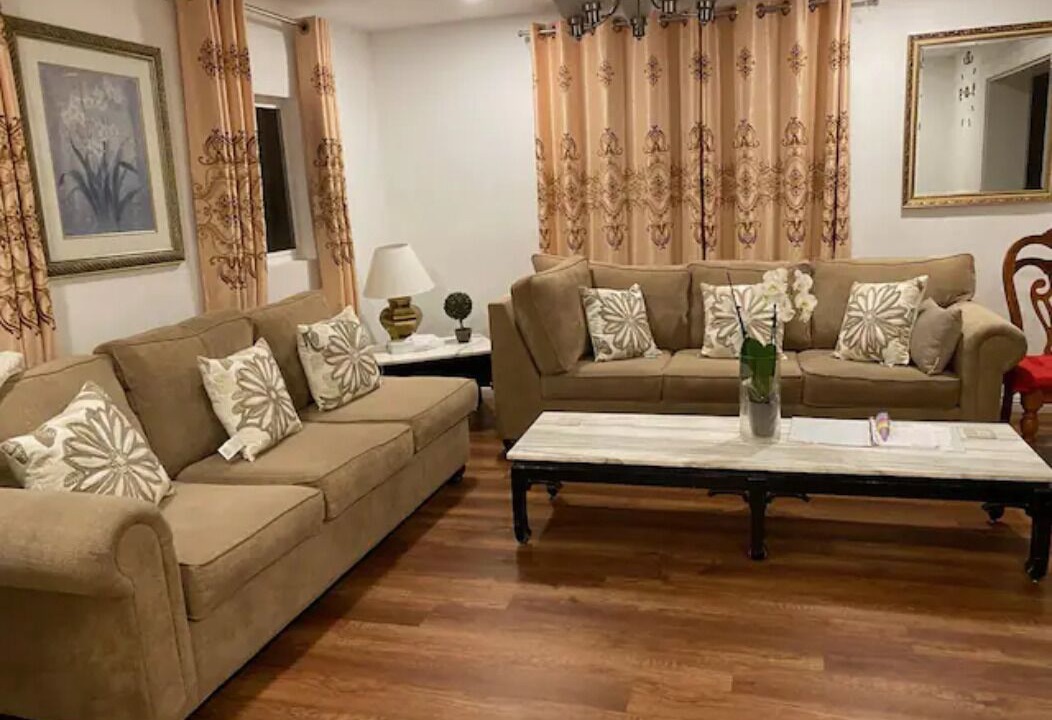 Photo of Livingroom in North Central