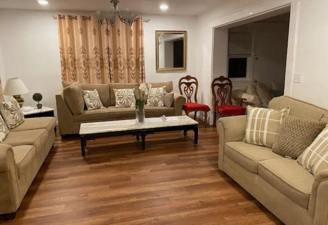 Photo of Livingroom in North Central