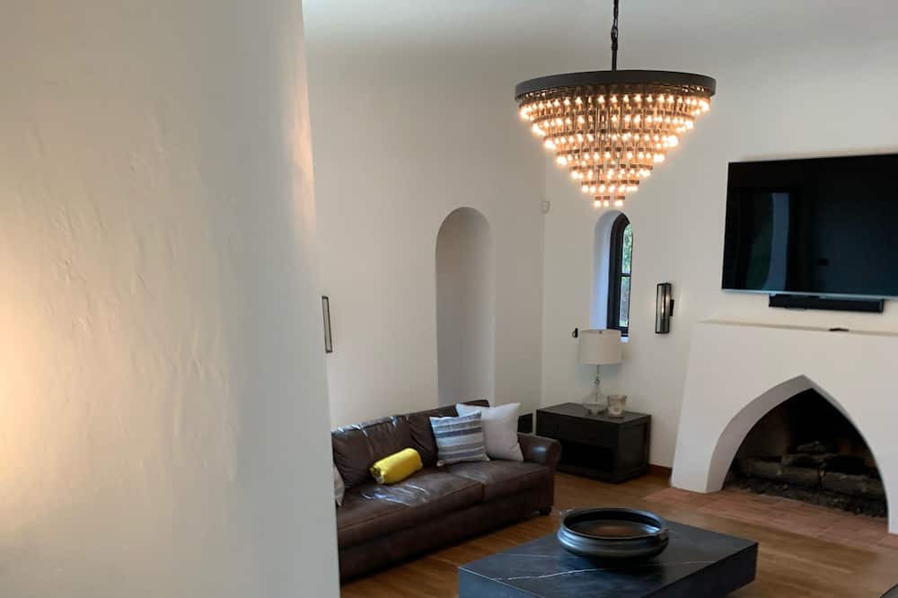 Photo of Livingroom in Sunset Cliffs