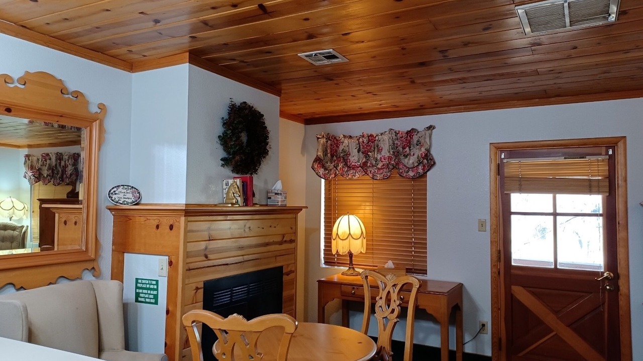 Photo of Bedroom in Kernville