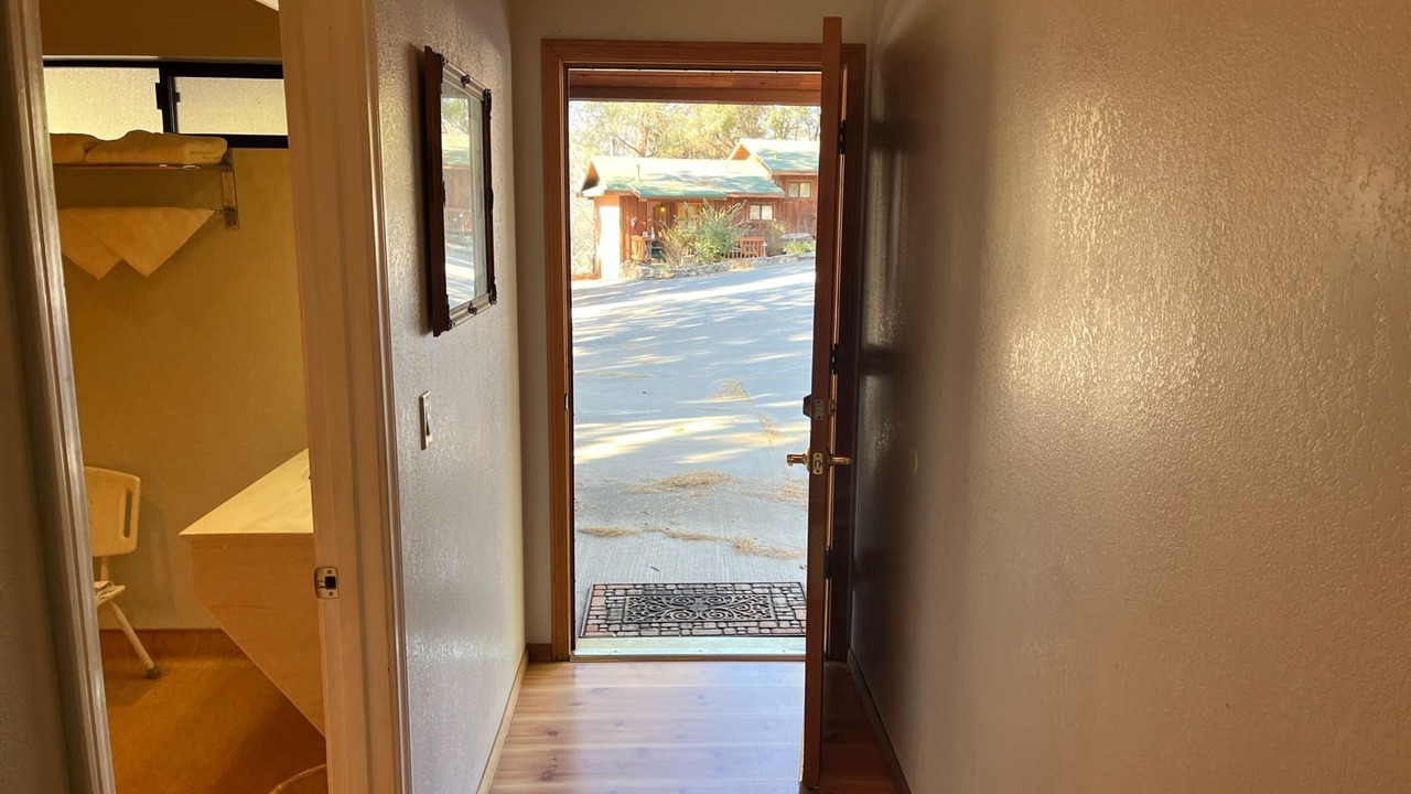 Photo of Bedroom in Kernville