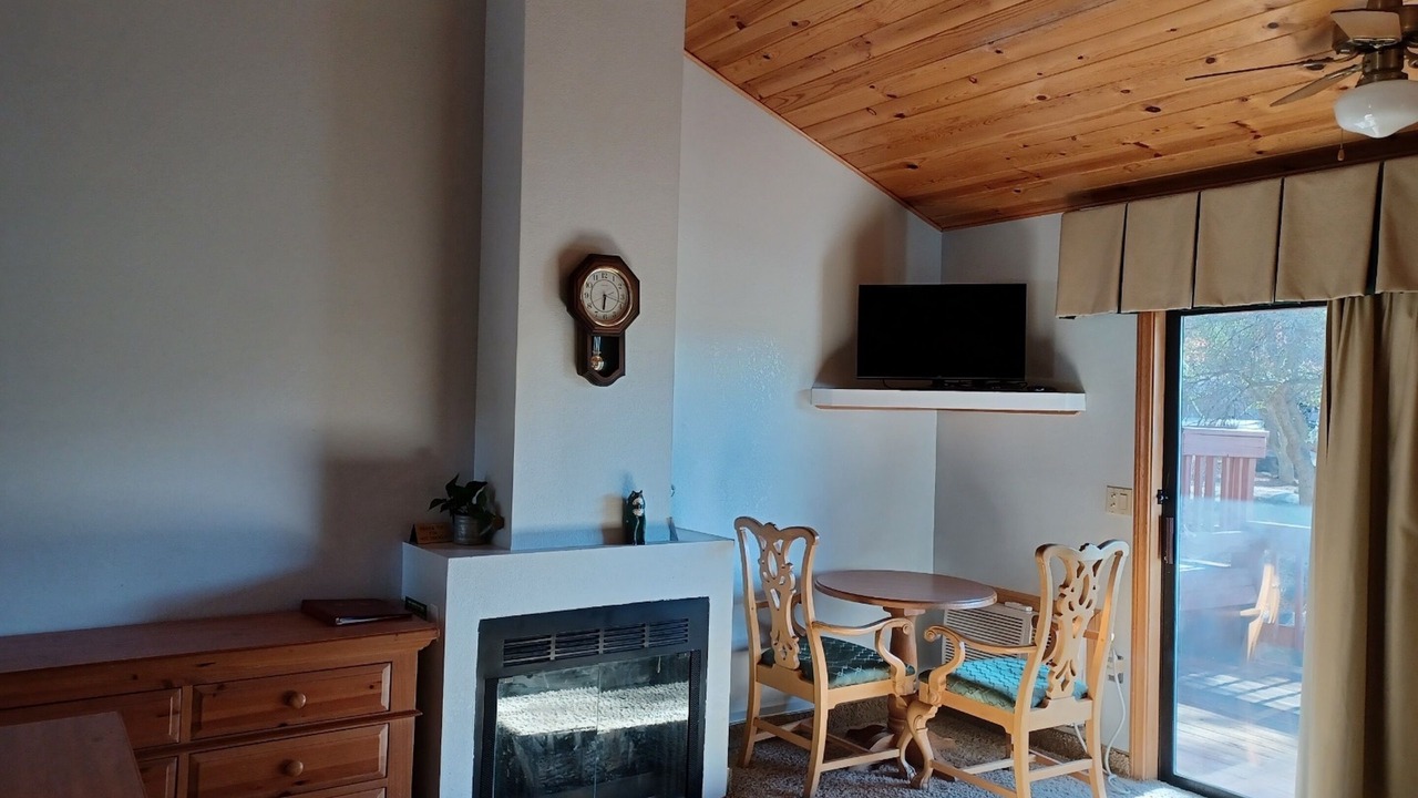 Photo of Livingroom in Kernville
