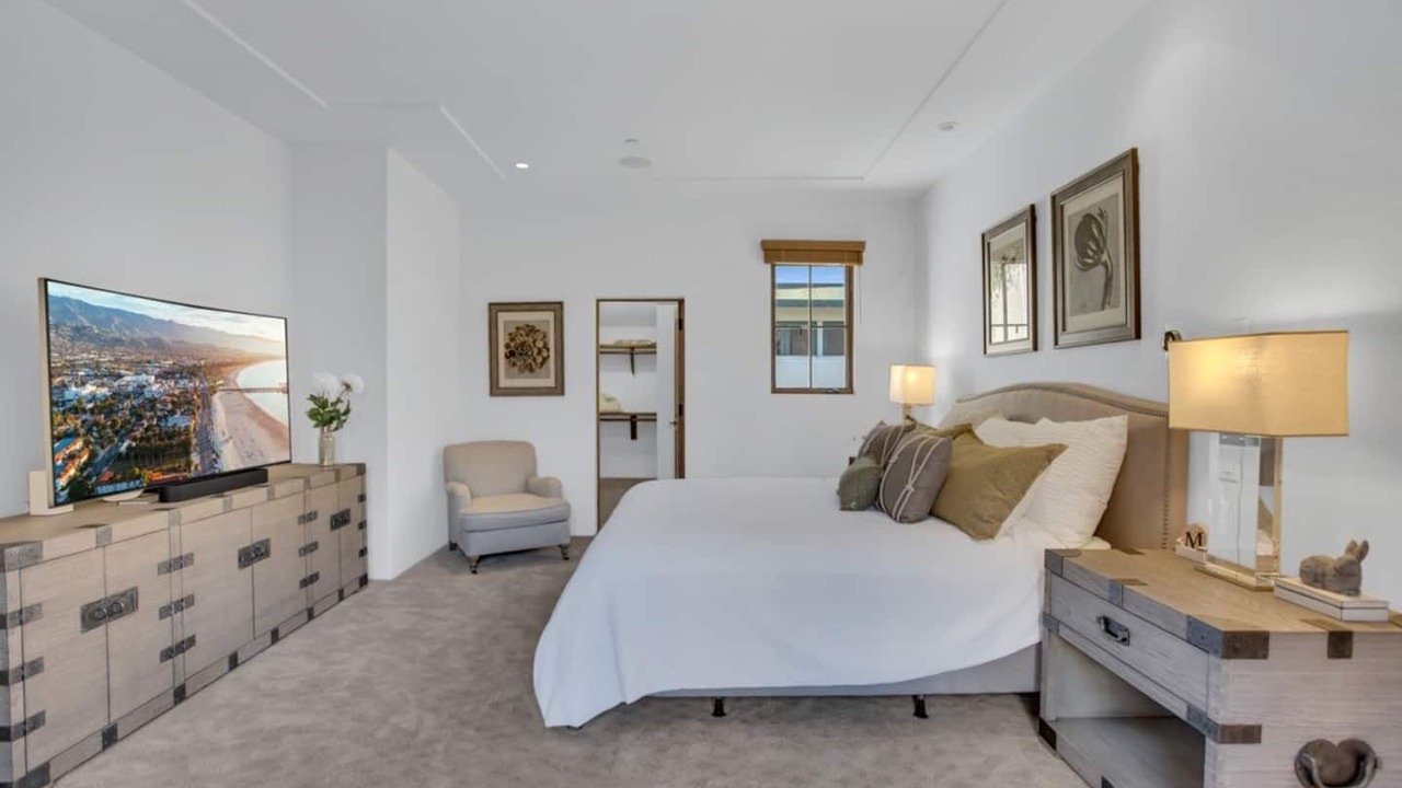 Photo of Bedroom in Lower State