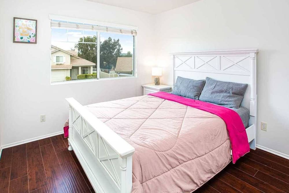 Photo of Bedroom in Corona