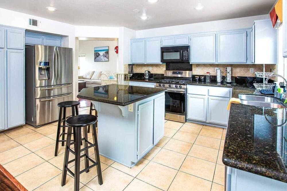 Photo of Kitchen in Corona