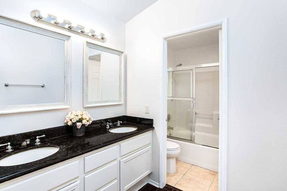 Photo of Bathroom in Corona