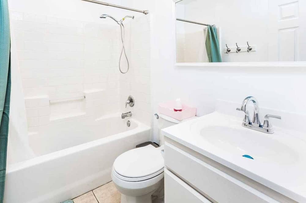 Photo of Bathroom in Corona