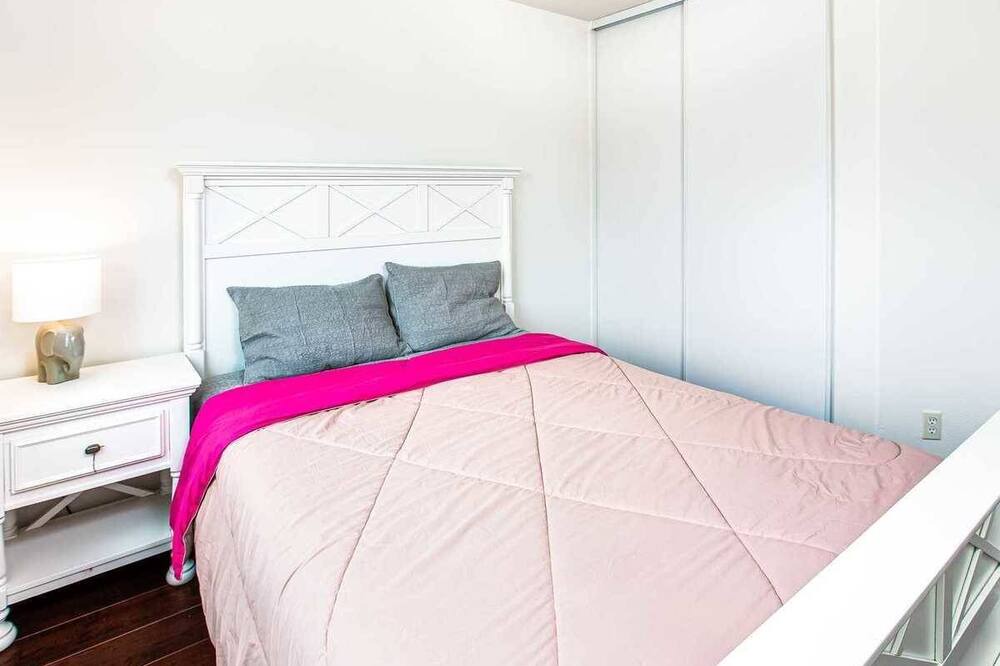 Photo of Bedroom in Corona