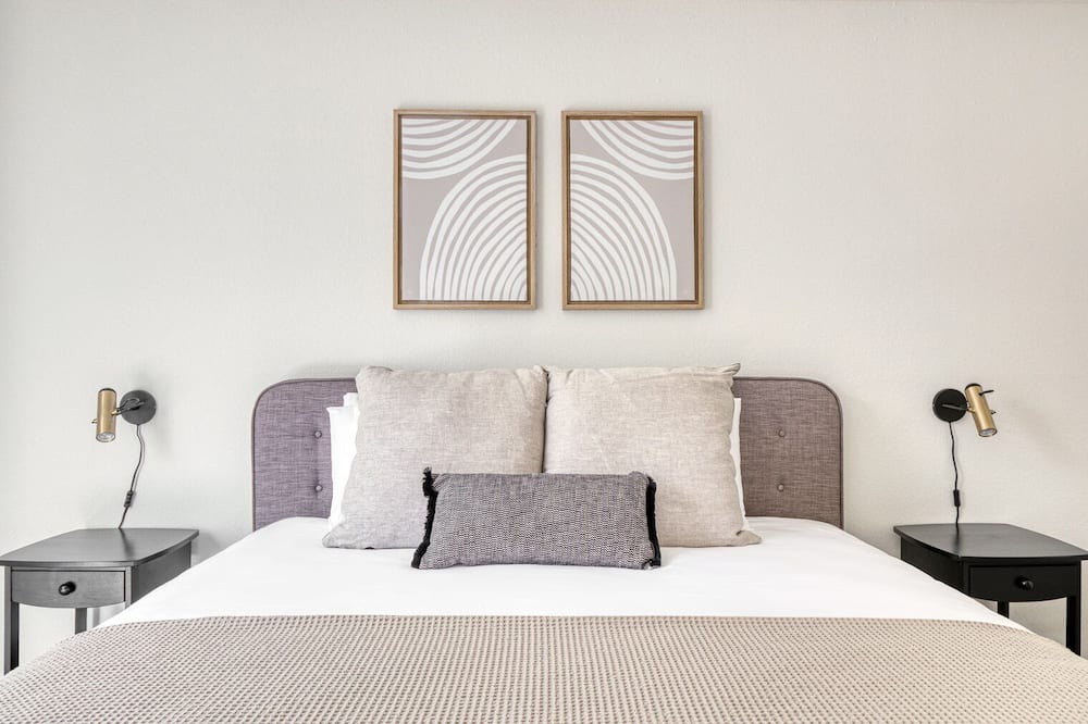 Photo of Bedroom in Los Feliz