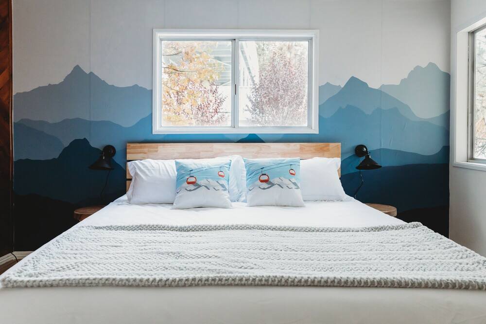Photo of Bedroom in Fawnskin