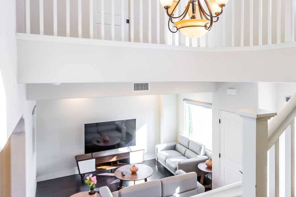 Photo of Livingroom in Azusa