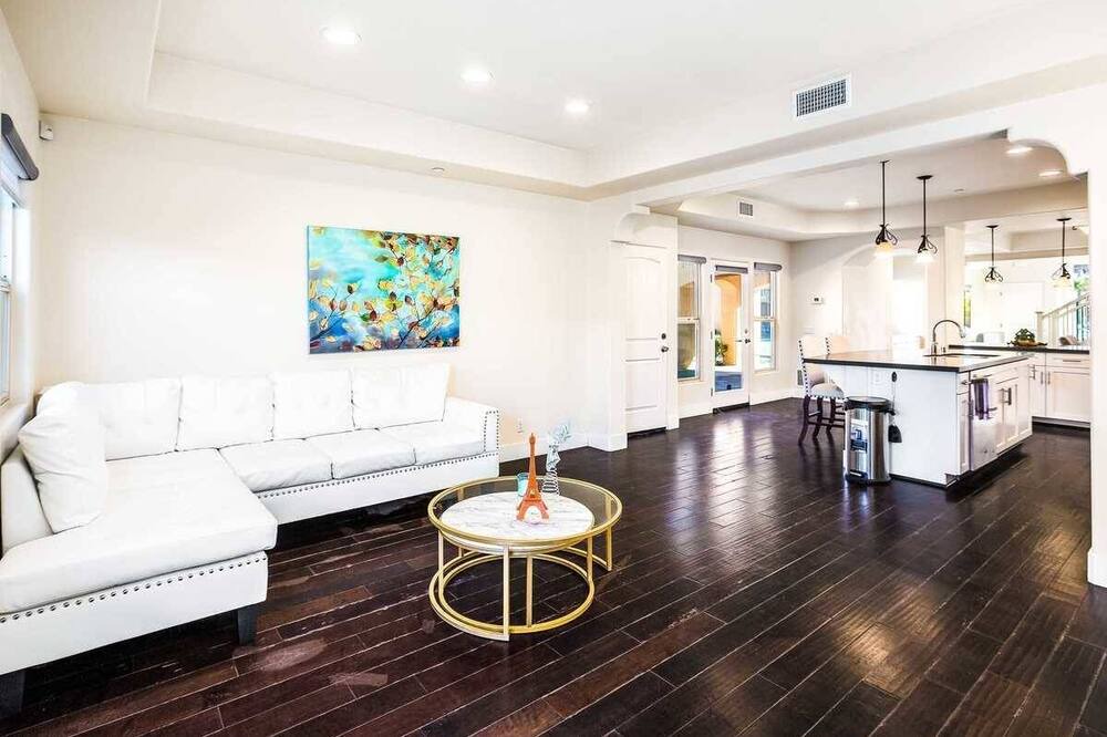 Photo of Livingroom in Azusa