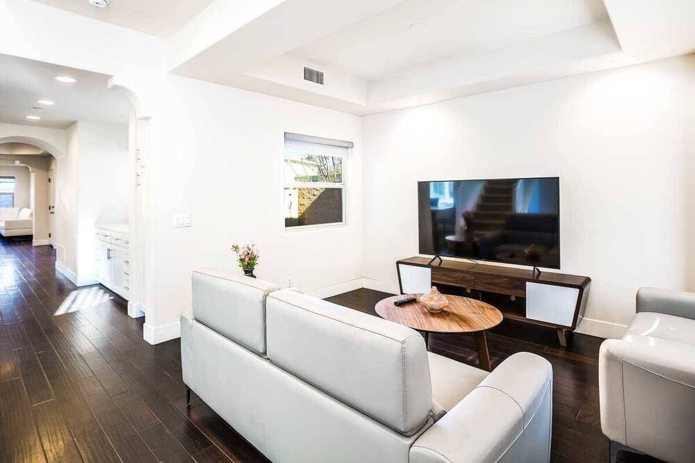 Photo of Livingroom in Azusa