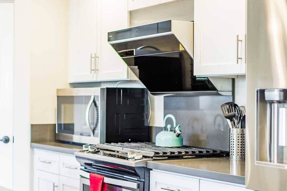 Photo of Kitchen in Azusa