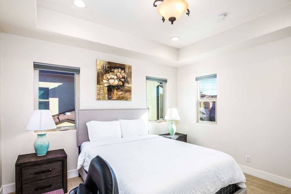 Photo of Bedroom in Azusa