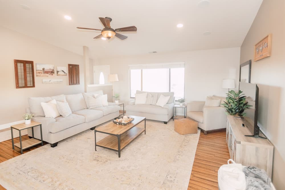 Photo of Bedroom in Templeton