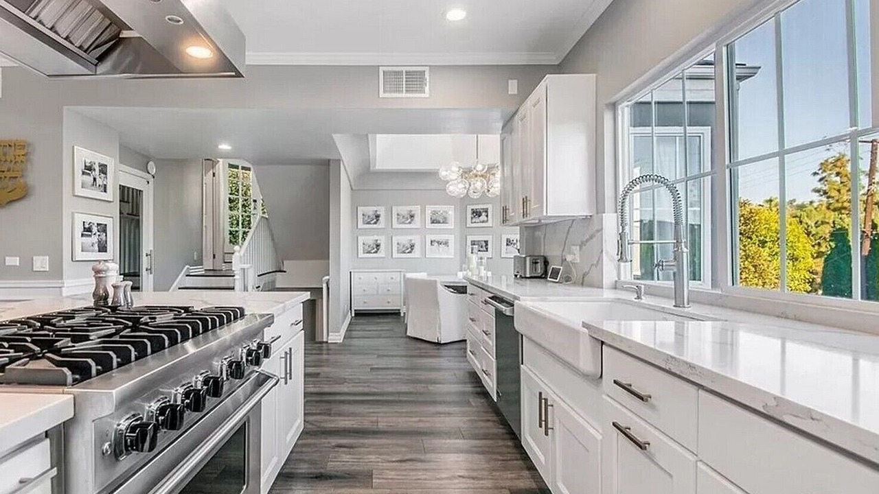 Photo of Kitchen in Woodland Hills