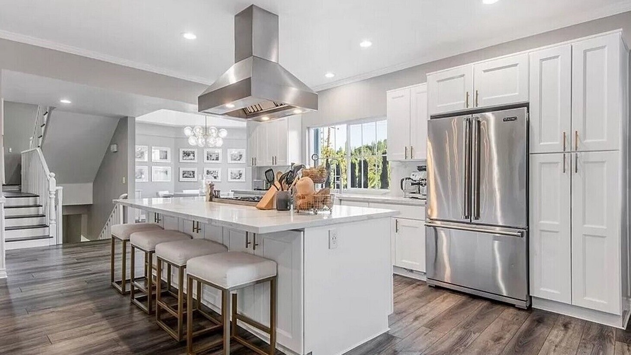 Photo of Kitchen in Woodland Hills