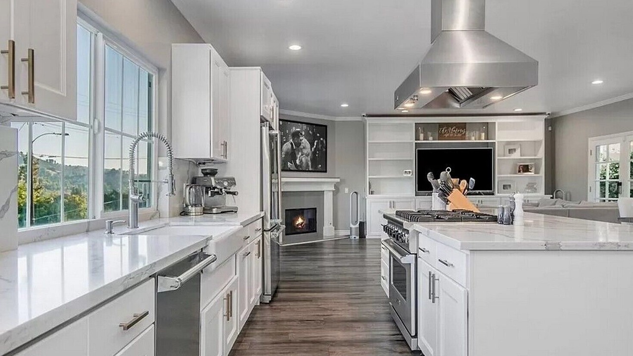 Photo of Kitchen in Woodland Hills