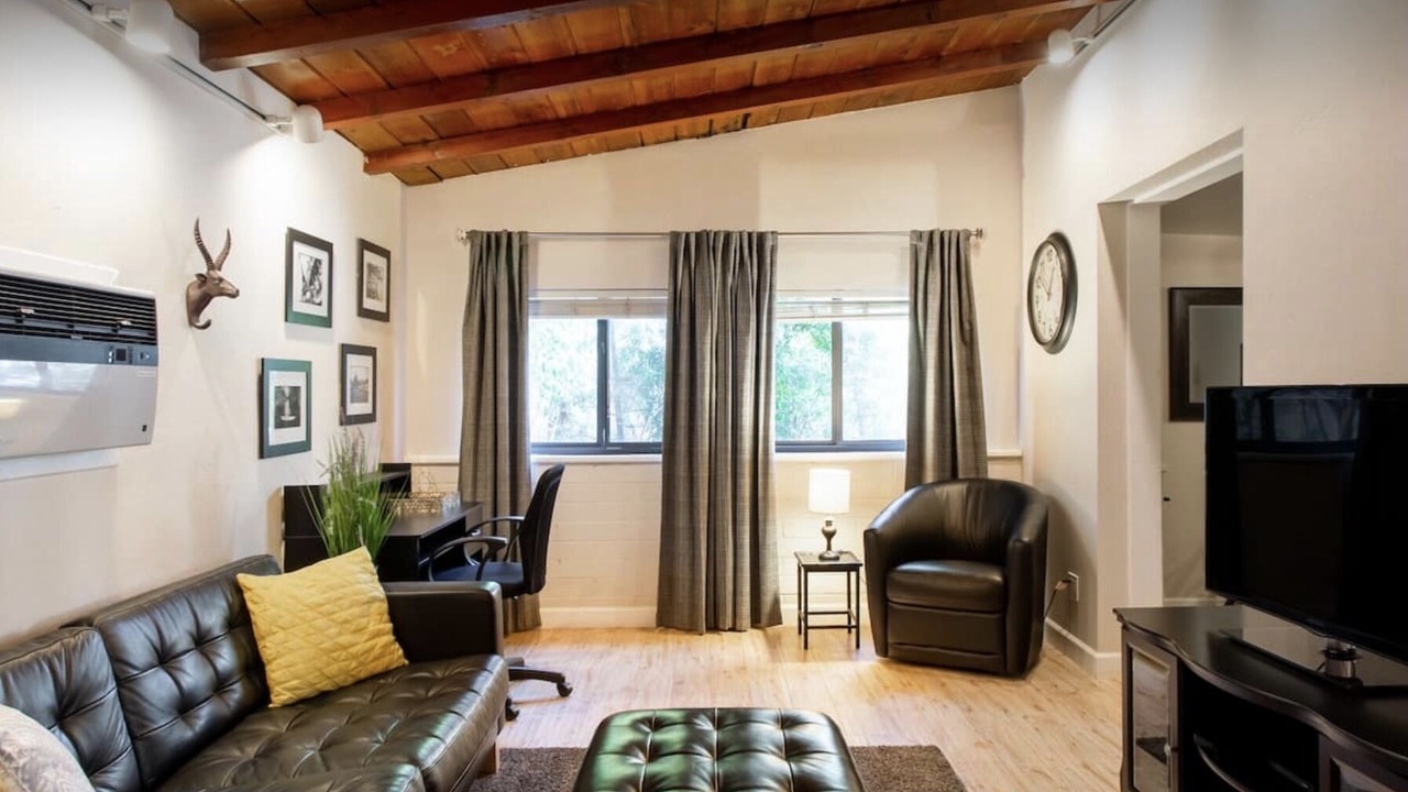 Photo of Livingroom in Reseda
