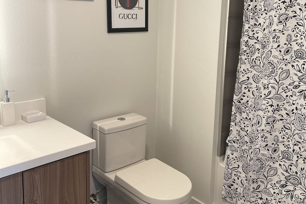 Photo of Bathroom in East Pasadena