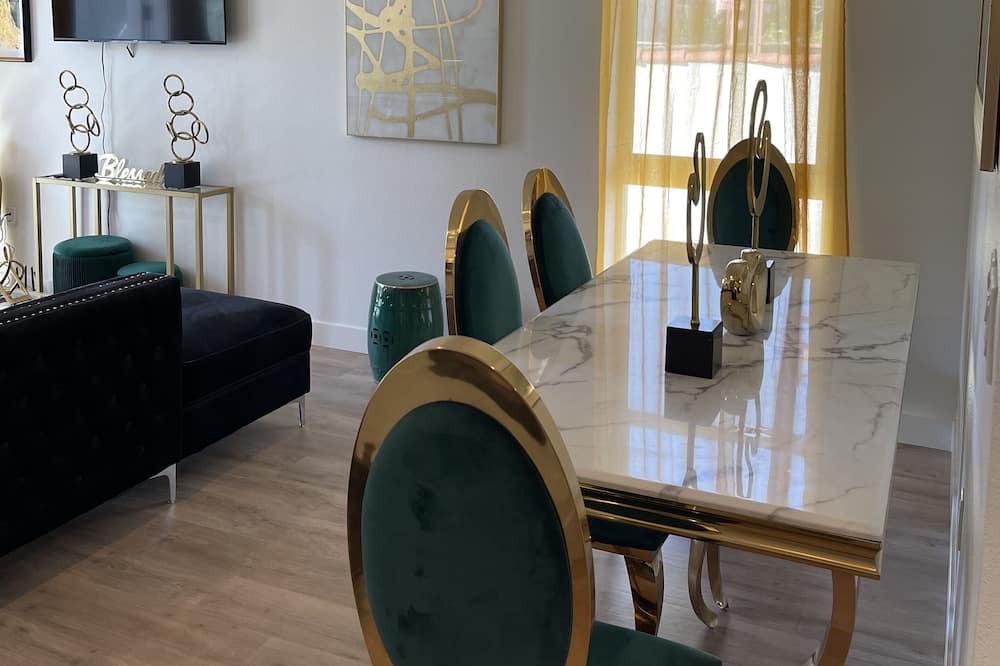 Photo of Livingroom in East Pasadena