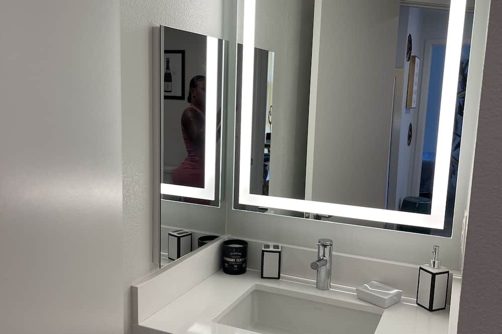 Photo of Bathroom in East Pasadena