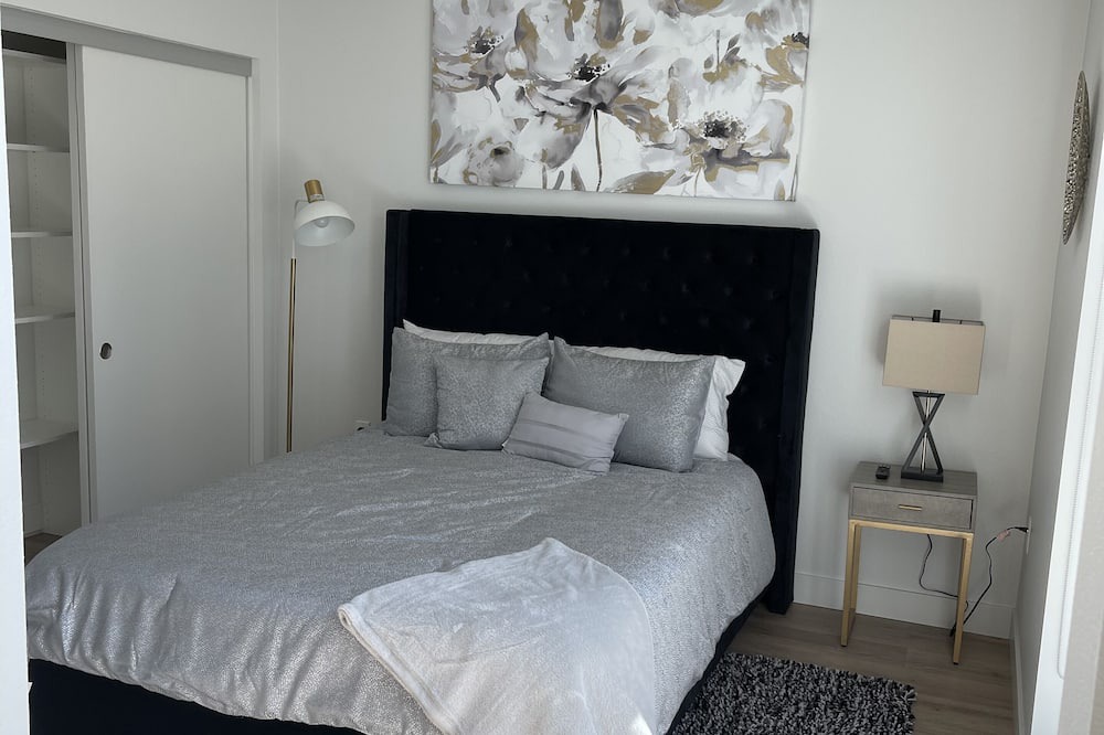 Photo of Bedroom in East Pasadena