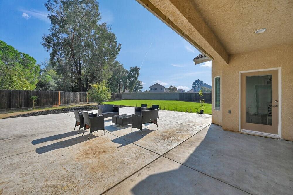 Photo of Patio Balcony in Roosevelt