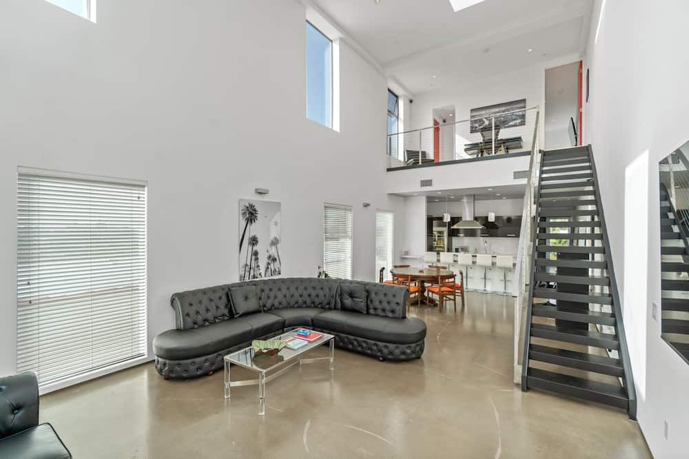 Photo of Livingroom in Larchmont