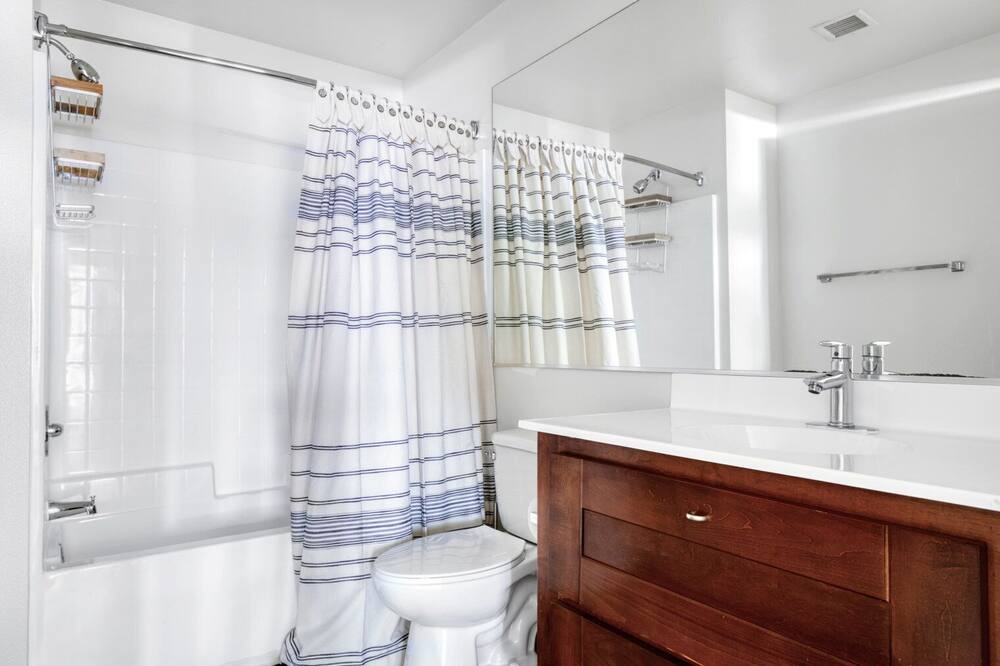 Photo of Bathroom in Studio City