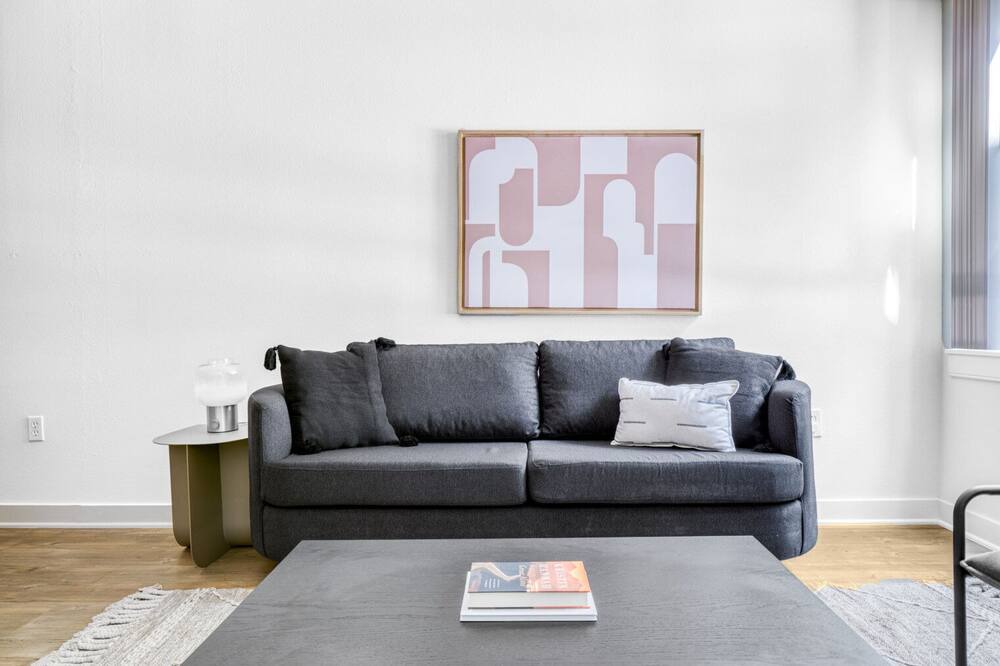 Photo of Livingroom in Studio City